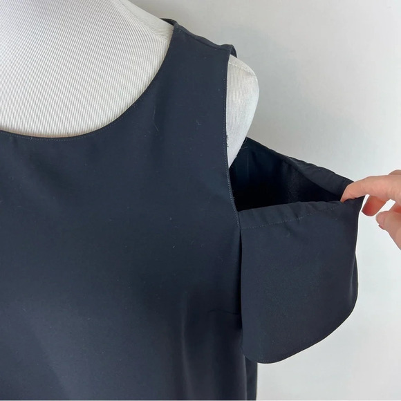 AMANDA UPRICHARD  black sleeveless cold shoulder classic top size medium B6 - Picture 3 of 7